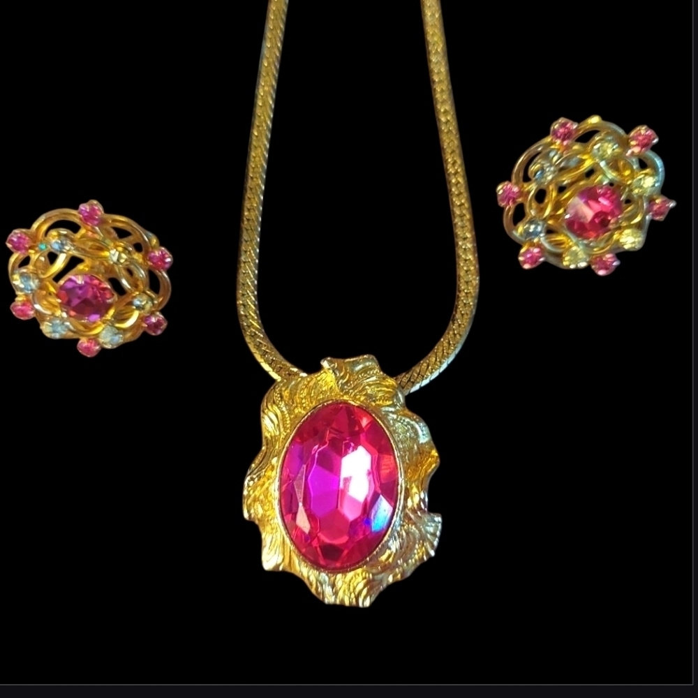Elegant Vintage Gold and Pink Jewelry Set